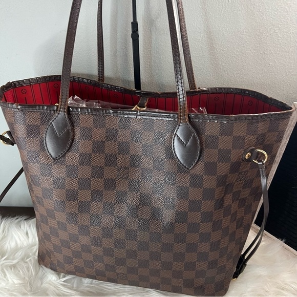 Louis Vuitton Handbags - Louis vuitton neverfull mm (well used)